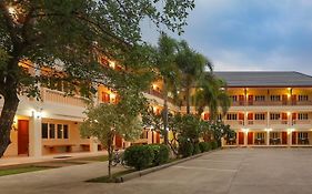 Poonnagunn Hotel